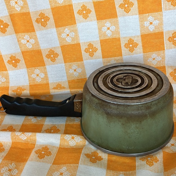 Vintage CLUB Aluminum Saucepan & Lid 1 1/2 pt With Vintage Whisker, Corn Holders - Picture 6 of 12